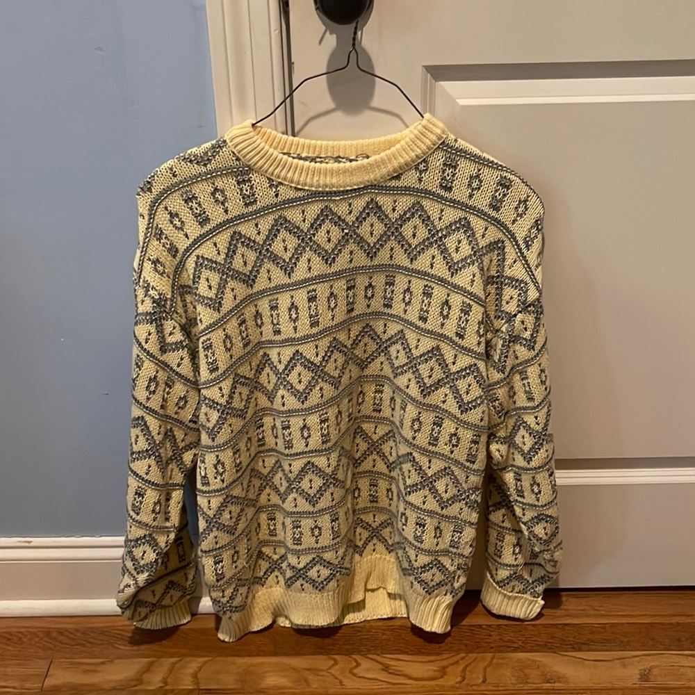 Yellow sweater with vintage patterns